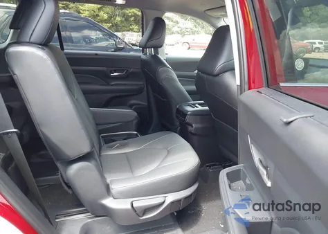 2025 Toyota Grand Highlander Xle z USA, uszkodzony, nr VIN 5TDAAAB59SS088014